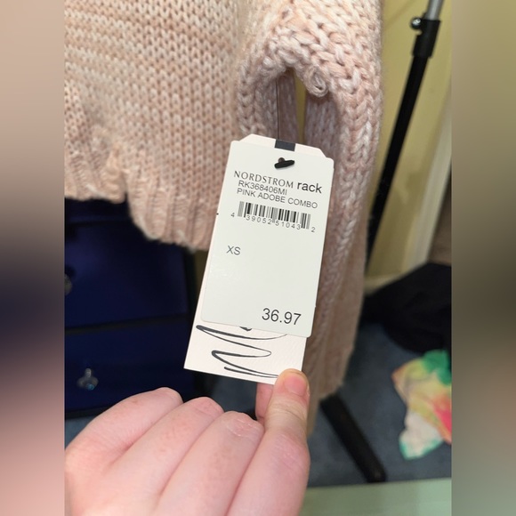 Women’s XS Melrose and Market Sweater- *NEVER WORN* - Picture 6 of 16